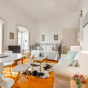 Spacious, Bright And Sunny Apartment, By Timecooler Lisboa