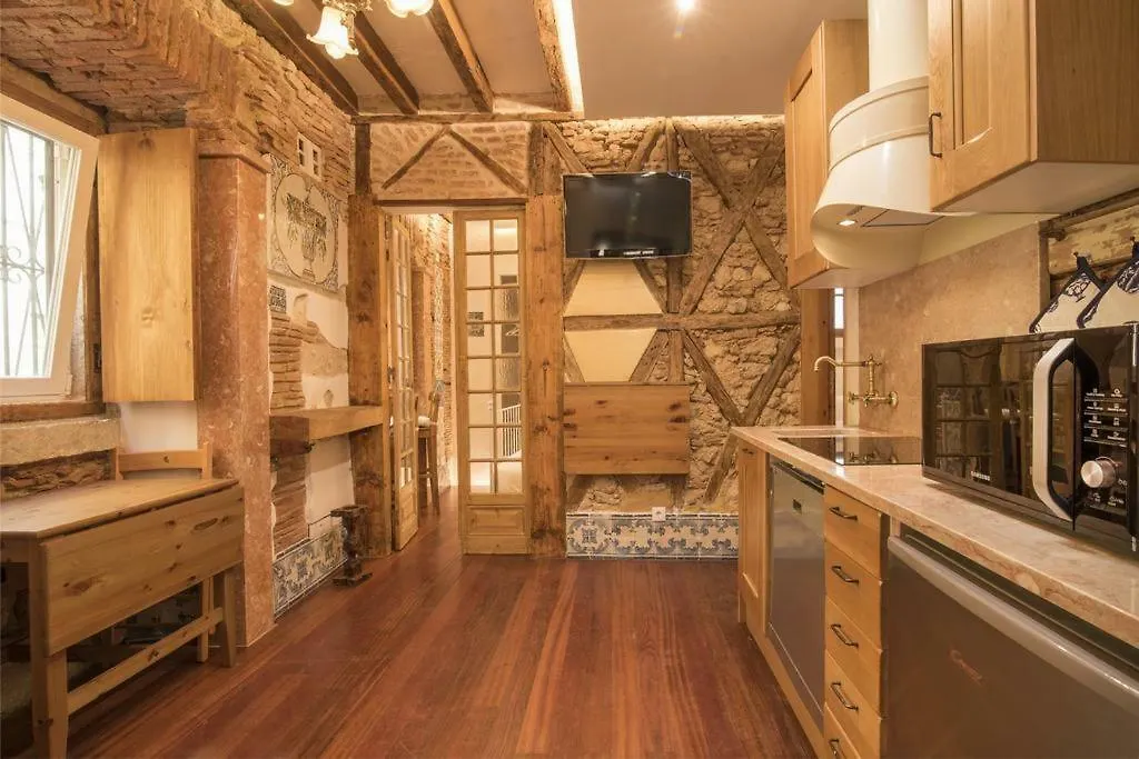 Romantic Medieval Apartment Lisbon