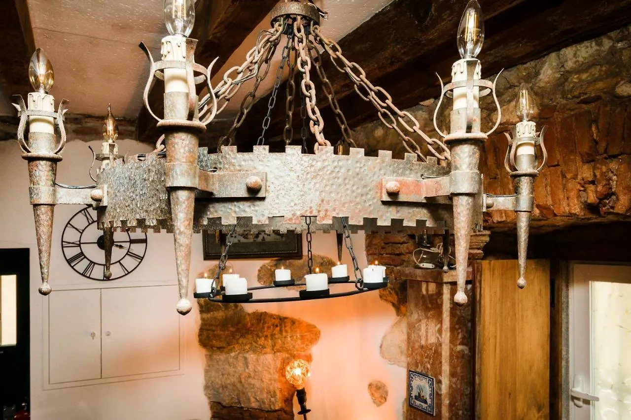 Romantic Medieval Apartment Lissabon