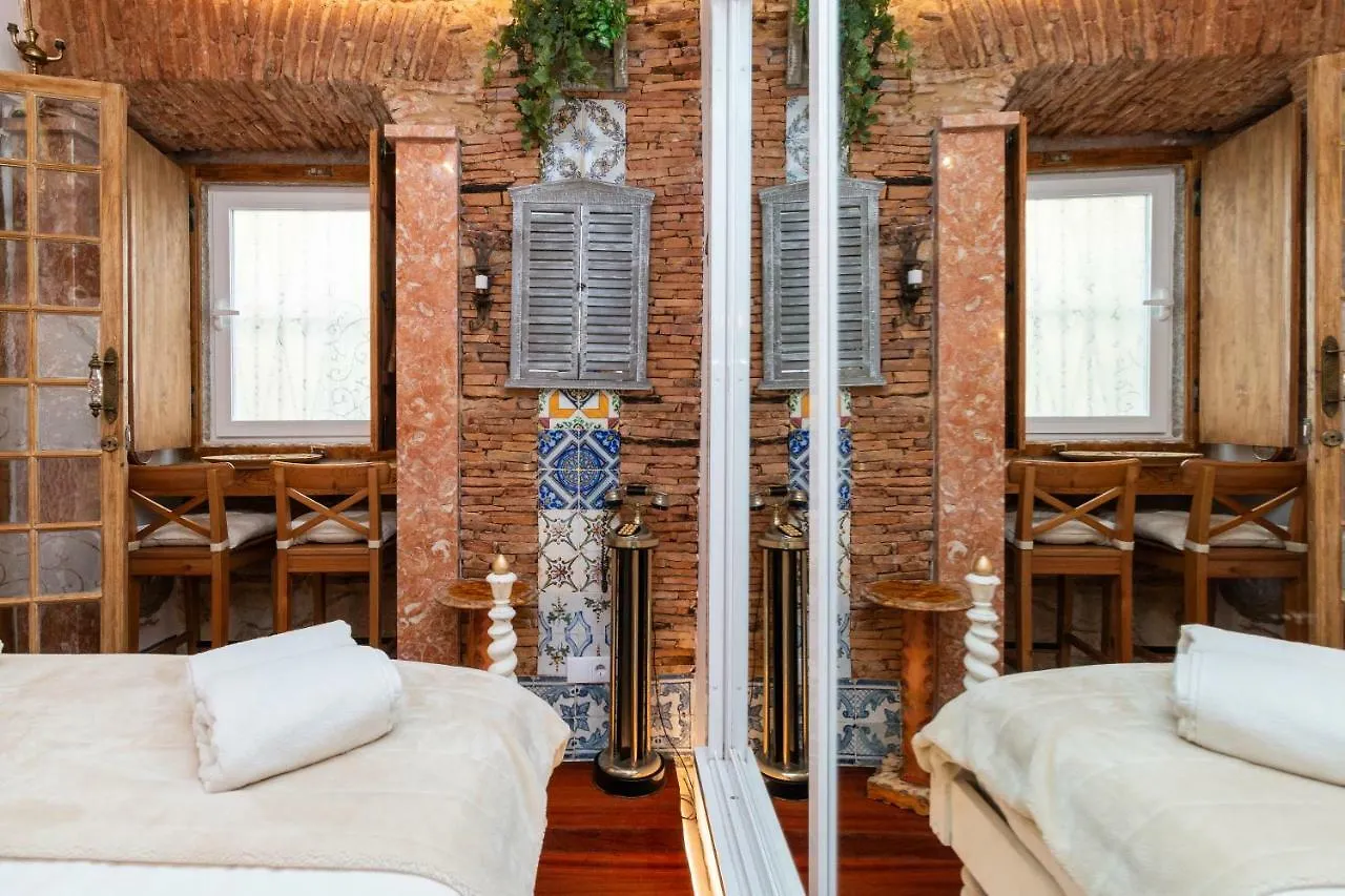 Romantic Medieval Apartment Lissabon Portugal